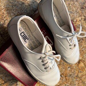 Classic white leather sneakers - womens size 8